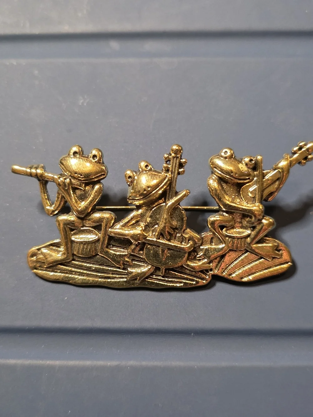 Gold Frog Band Brooch
